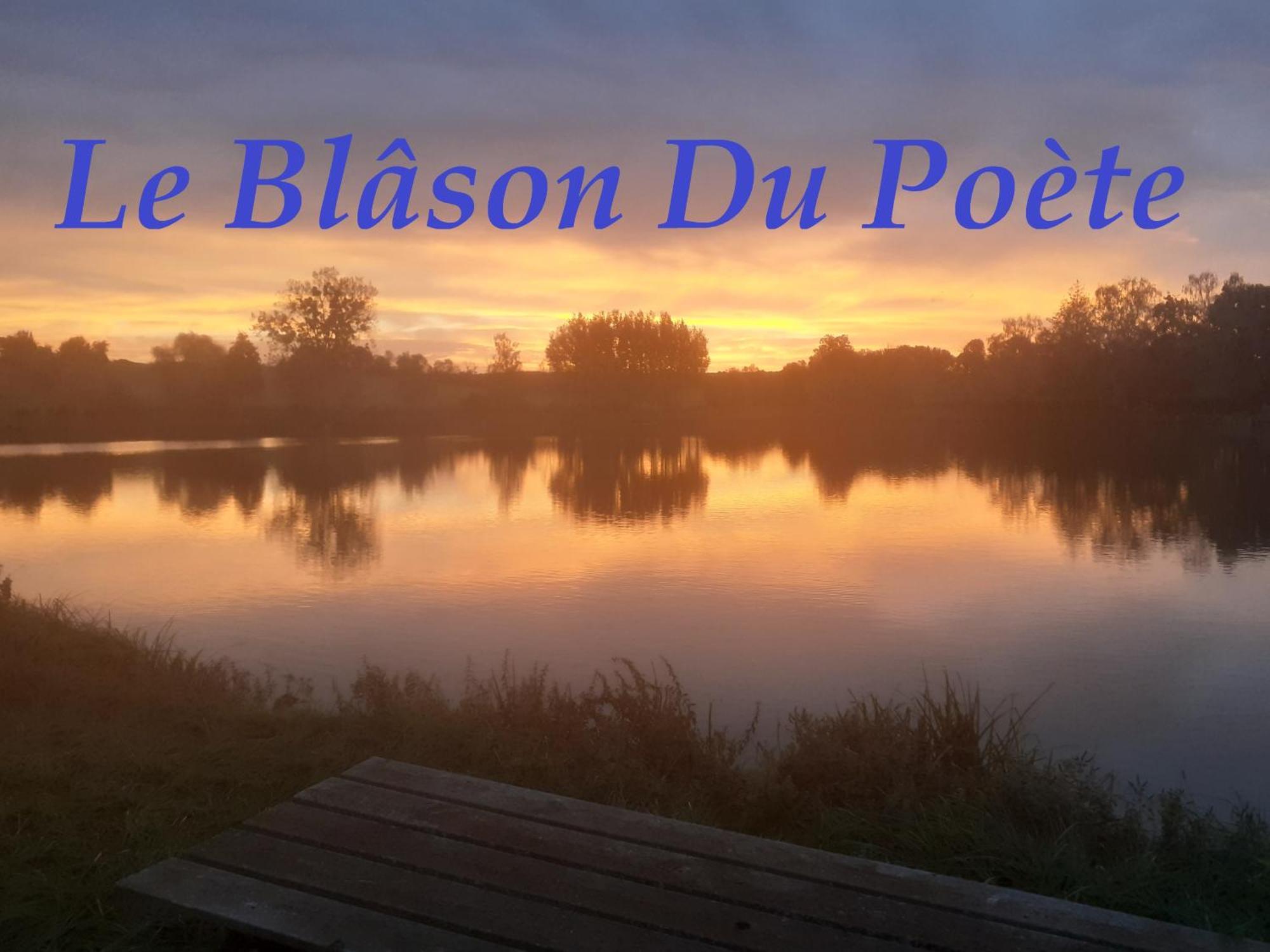 Le Blason Du Poete Mayet Екстериор снимка